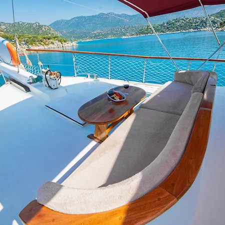 Cakabey Yachting Båthotell Demre